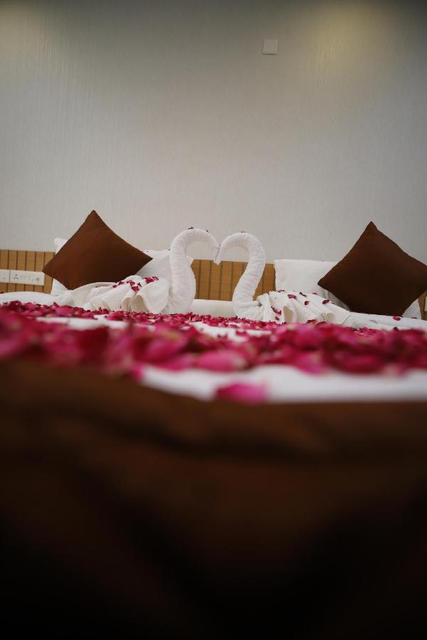 Seeheim Resorts Athirappilly Buitenkant foto