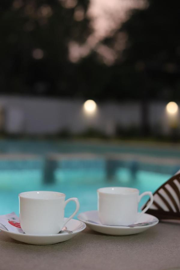 Seeheim Resorts Athirappilly Buitenkant foto