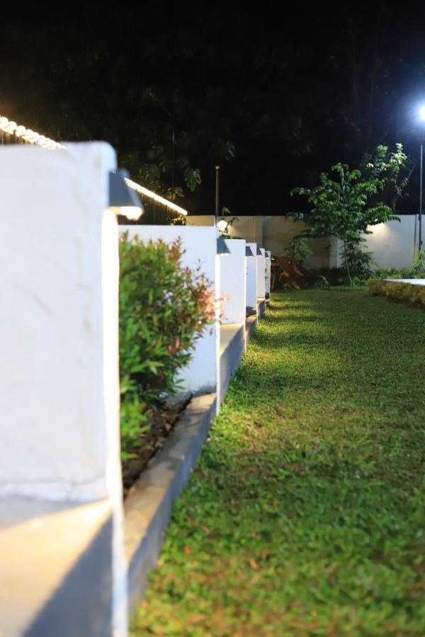 Seeheim Resorts Athirappilly Buitenkant foto