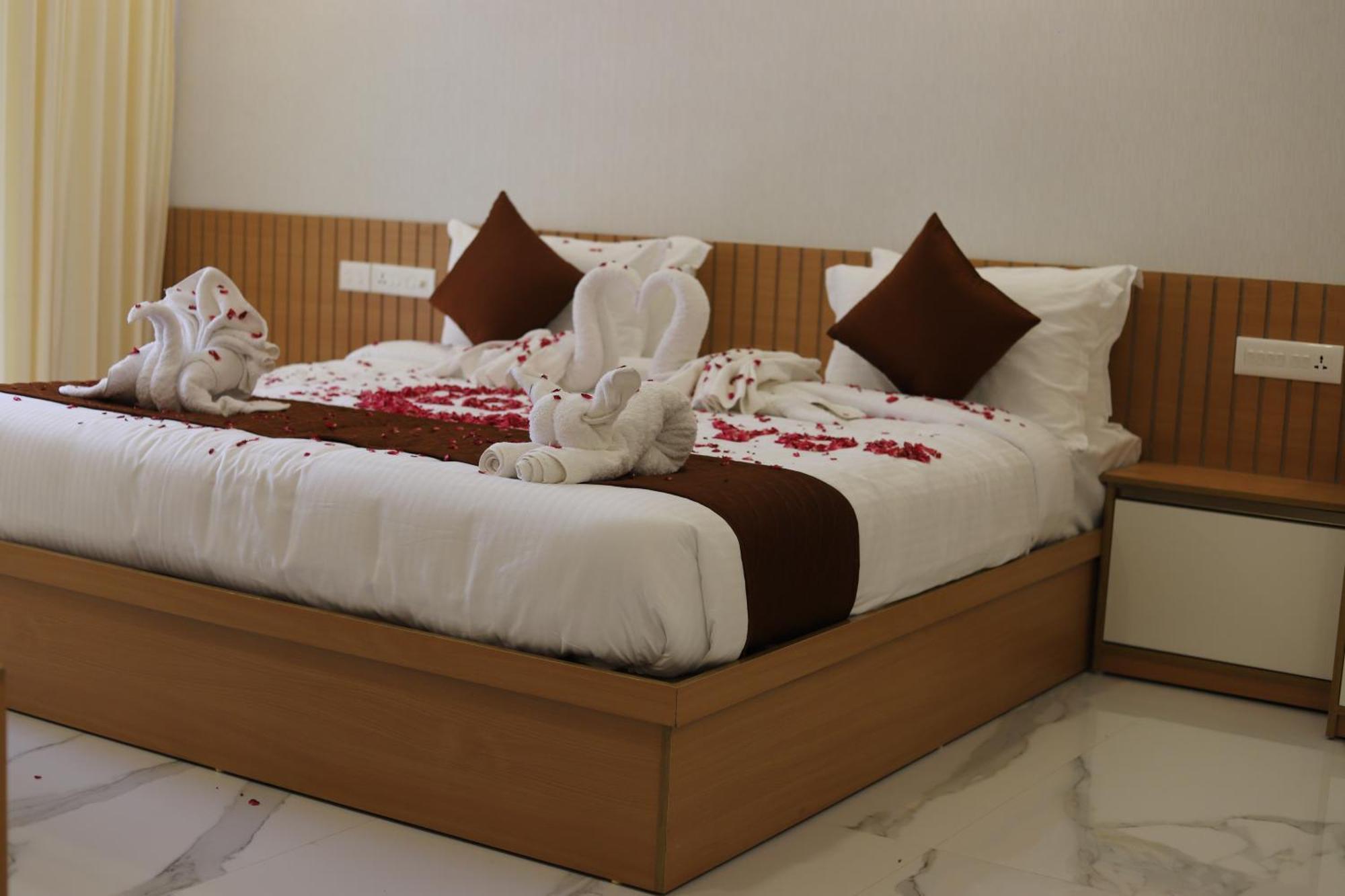 Seeheim Resorts Athirappilly Buitenkant foto