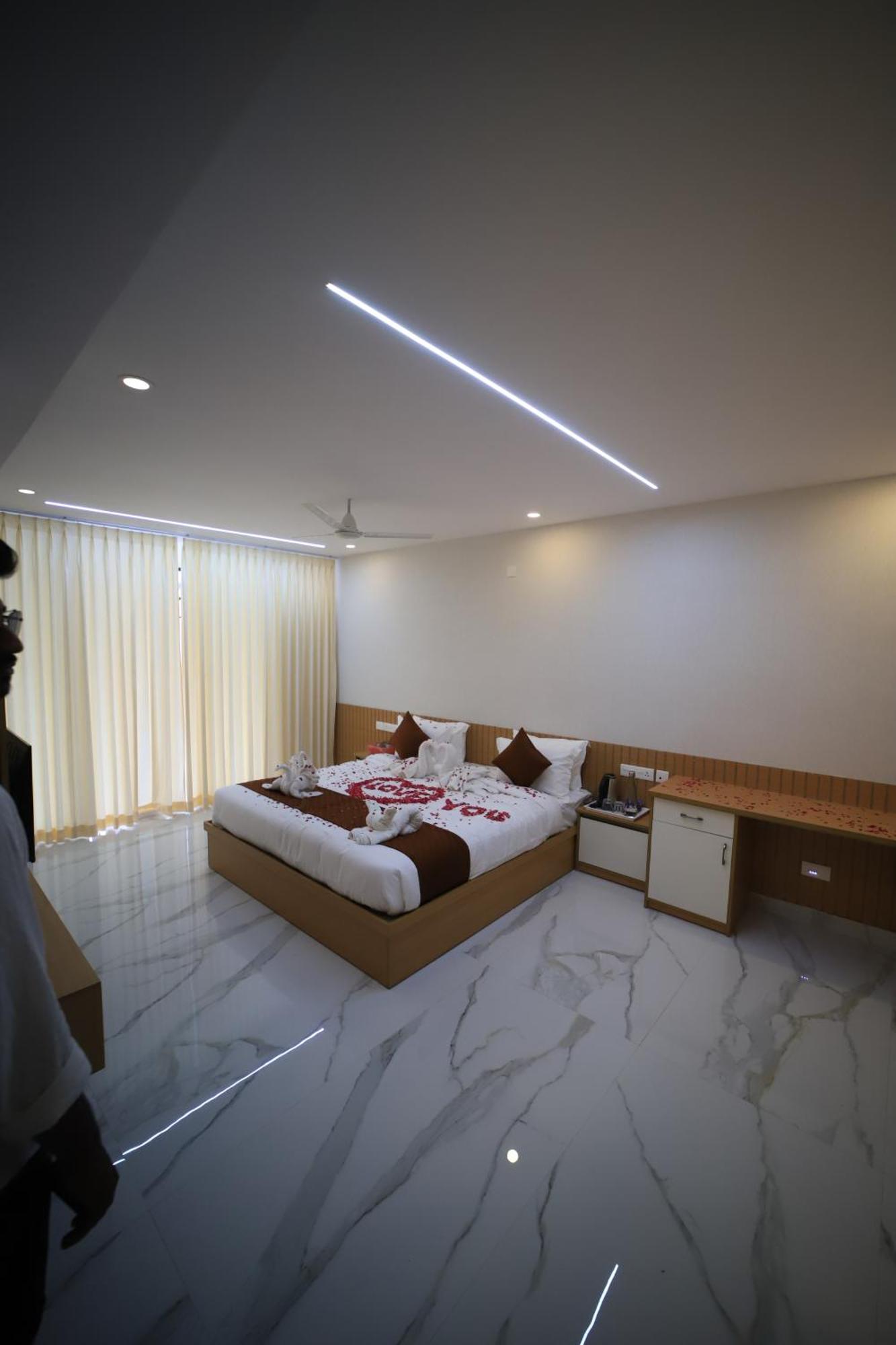 Seeheim Resorts Athirappilly Buitenkant foto