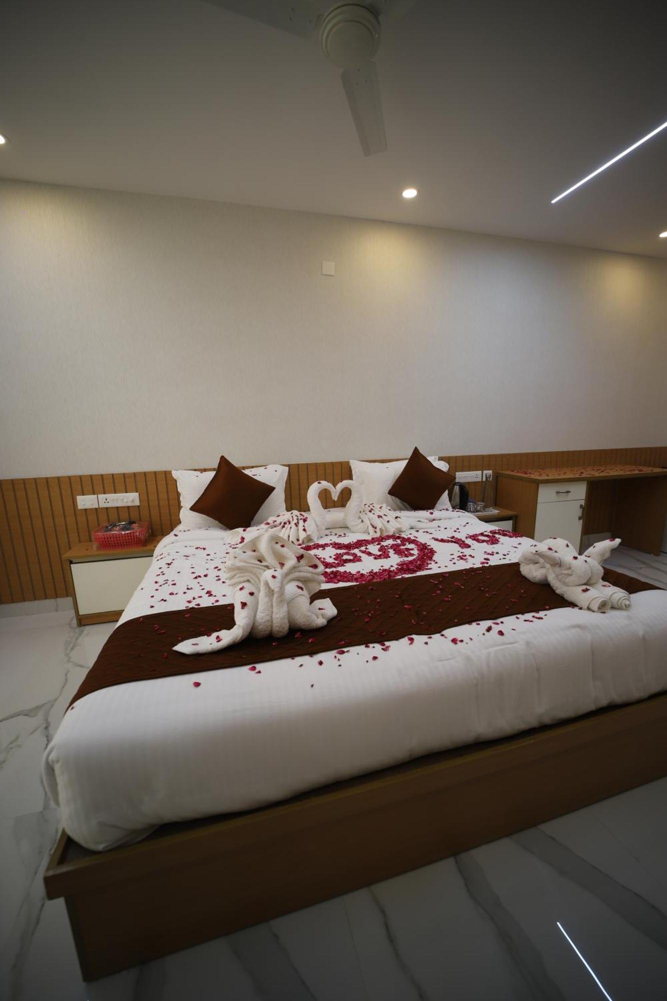 Seeheim Resorts Athirappilly Buitenkant foto